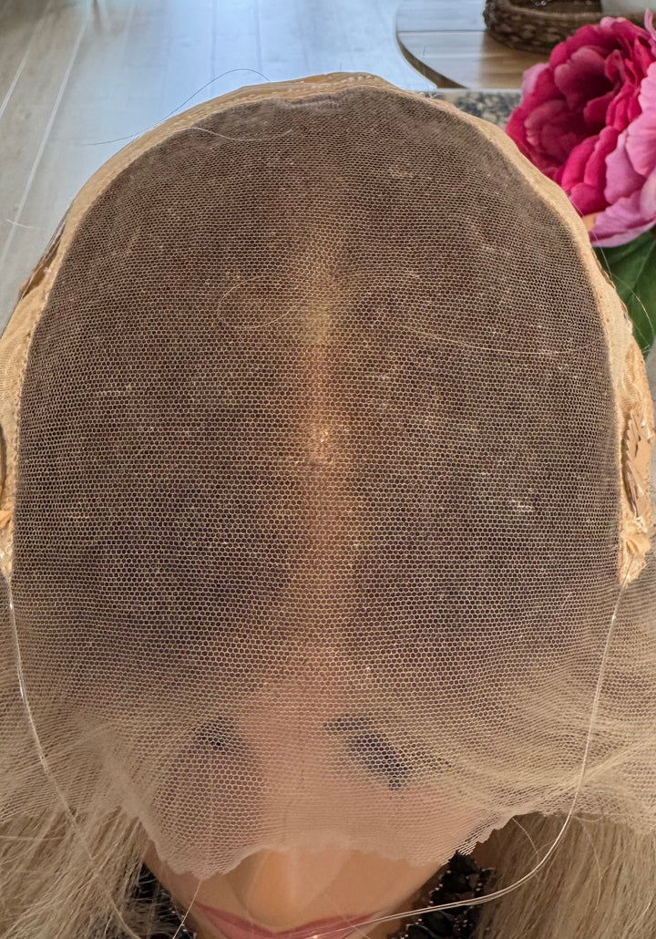 Lace Top Topper - Cool Dimensional Blonde - 8x8” Base - 26”